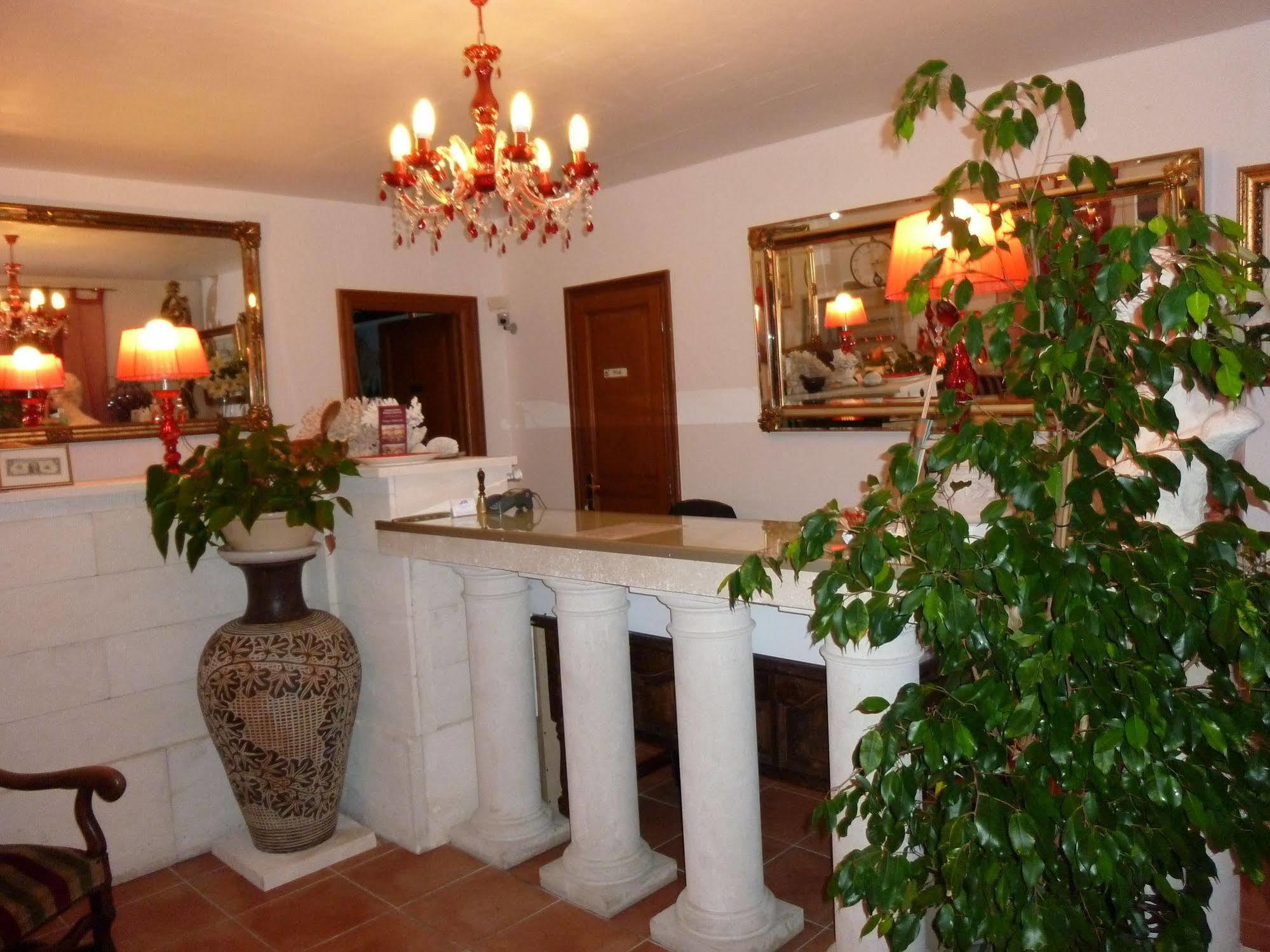 Hotel Martinengo Sainte-Maxime Dış mekan fotoğraf